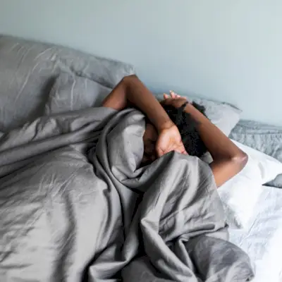 Alkohol und Schlaf: Wie eine Reduzierung des Alkoholkonsums die Schlafqualität verbessern kann