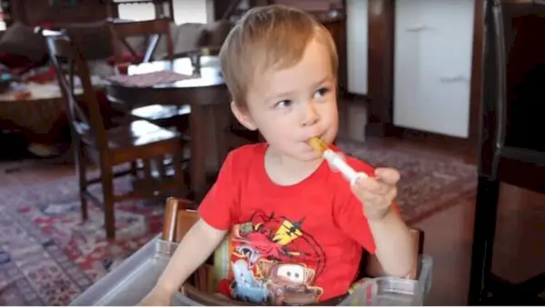 שמן כבד בקלה לילדים: איך לתת אותו ולמה אתה רוצה