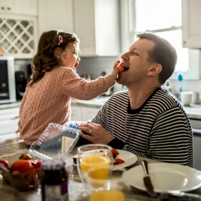 Uzmanīga audzināšana: kas tas ir, priekšrocības un 10 prakses veidi