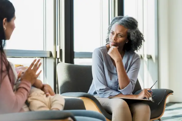 Kas yra sąmoningumo terapija (ir ar ji gali jums padėti)?