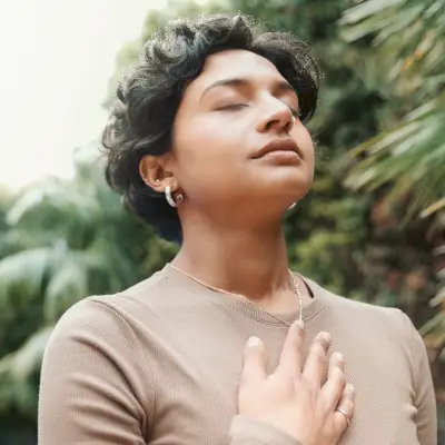 야외 명상: 자연 속에서 명상하는 방법(및 이유)