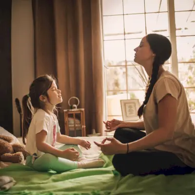 Wie man einem Kind Meditation erklärt: 8 achtsame Tipps