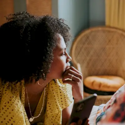 Fühlen Sie sich getrennt? 10 Möglichkeiten, sich wieder mit sich selbst zu verbinden