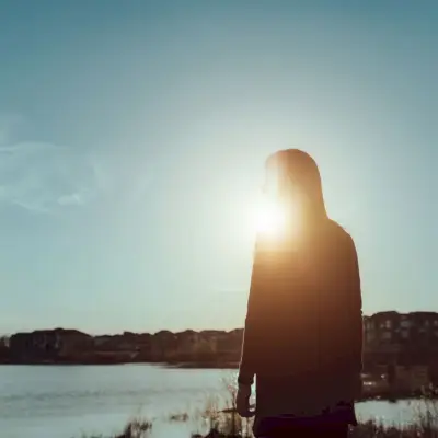 Afrontar el duelo o la pérdida: cómo navegar el proceso de duelo