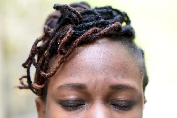 Comment arrêter de se dissocier : 8 conseils pour vous aider à vous ancrer