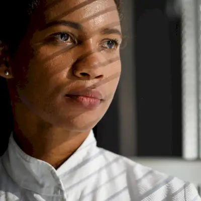 Įveik apsišaukėlio sindromą: 8 paprasti patarimai, kaip pasijusti sukčiaus