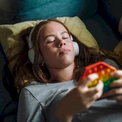 Jak mogę uspokoić umysł ADHD? 6 praktyk, aby znaleźć spokój