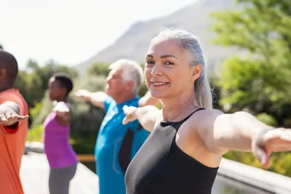 6 jogos privalumai psichinei sveikatai (ir kaip praktikuoti)