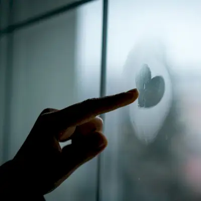 Nervosité au premier rendez-vous : 10 façons de calmer l’anxiété liée aux rencontres