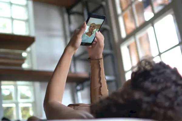 Hogyan lehet a távolsági kapcsolatokat működőképessé tenni? Próbáld ki ezt a 9 tippet