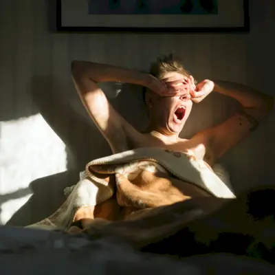 Ile głębokiego snu potrzebujesz? Plus, jak uzyskać tego więcej