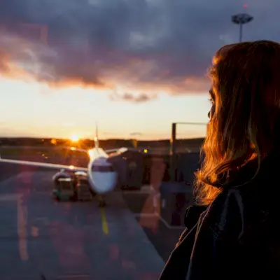 Anksioznost med letenjem: 10 nasvetov, ki vam bodo pomagali leteti lažje