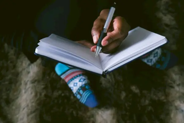 20 Affirmationen zur Angstlinderung (und wie man sie nutzt)