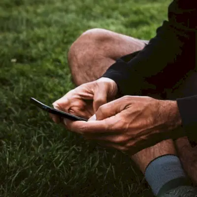 Jak sobie radzić z FOMO? 6 wskazówek, które pomogą Ci pokonać lęk