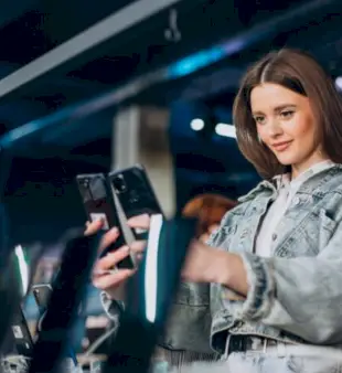 150 imen za trgovine z iPhone in mobilnimi telefoni