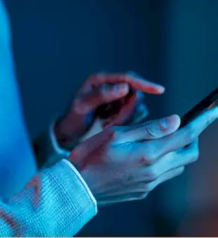 200 nimeä väärennetylle naisprofiilille: Luova ja sukunimellä