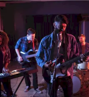 200 השמות הטובים ביותר ללהקות: מקורי ויצירתי