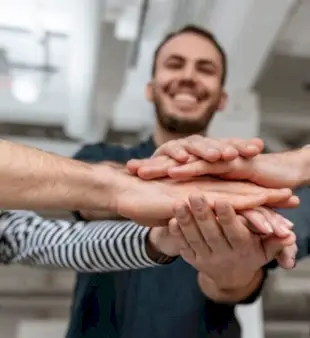 120 назв команд